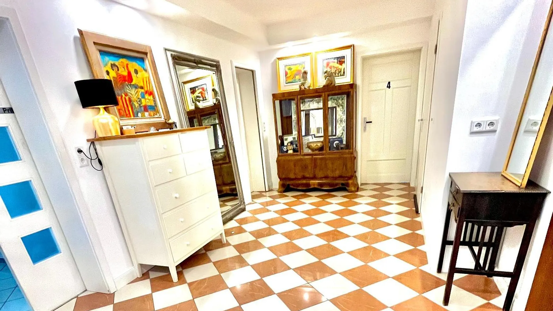 Villa Orchard Frankfurt Kriftel 5*,