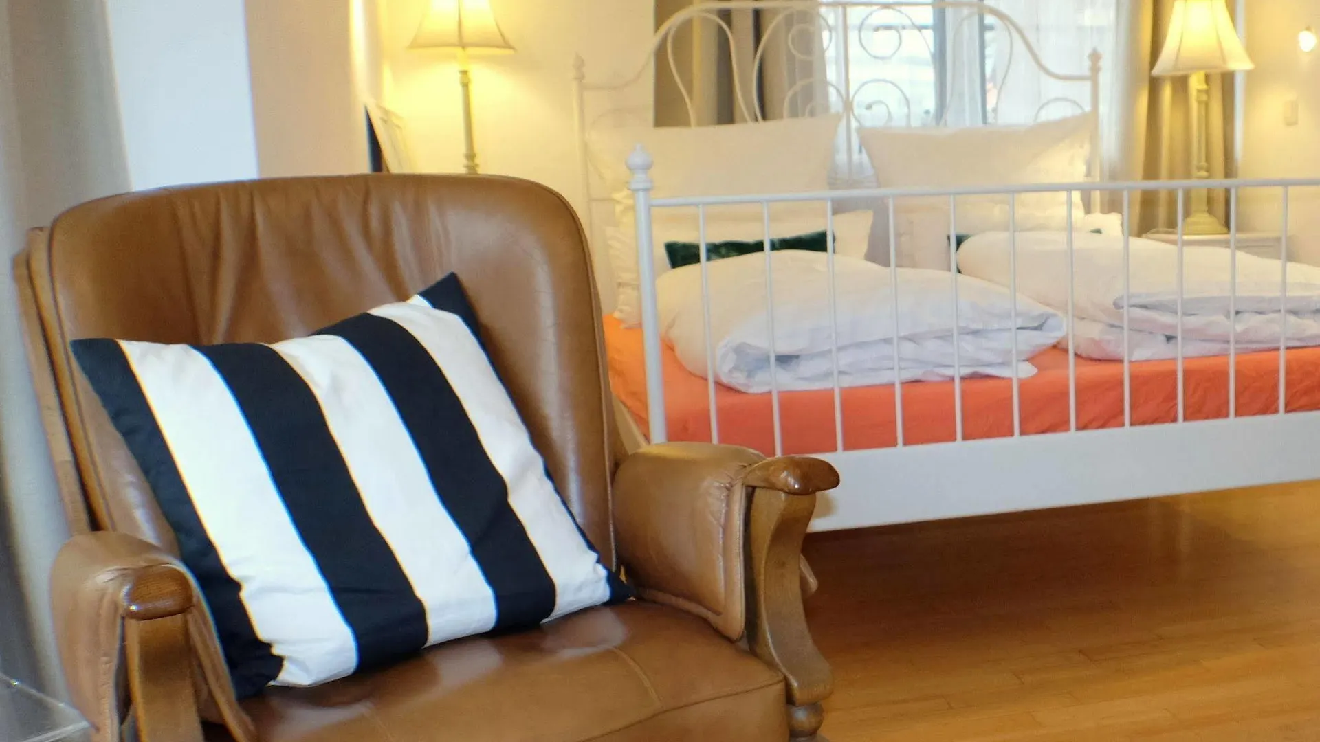 Villa Orchard Frankfurt Kriftel Bed & Breakfast