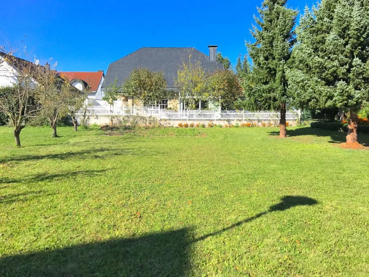 Villa Orchard Frankfurt Kriftel Germania