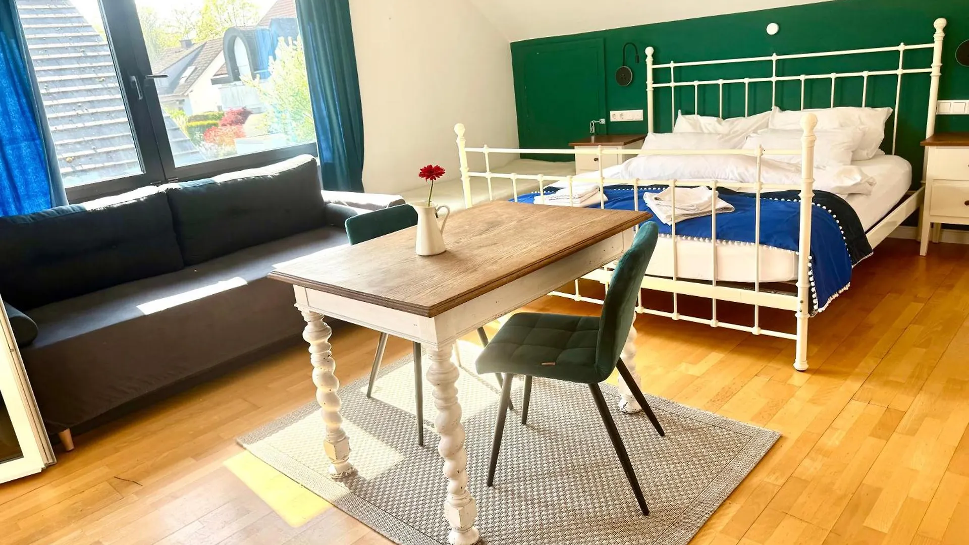 Villa Orchard Frankfurt Kriftel 5*,