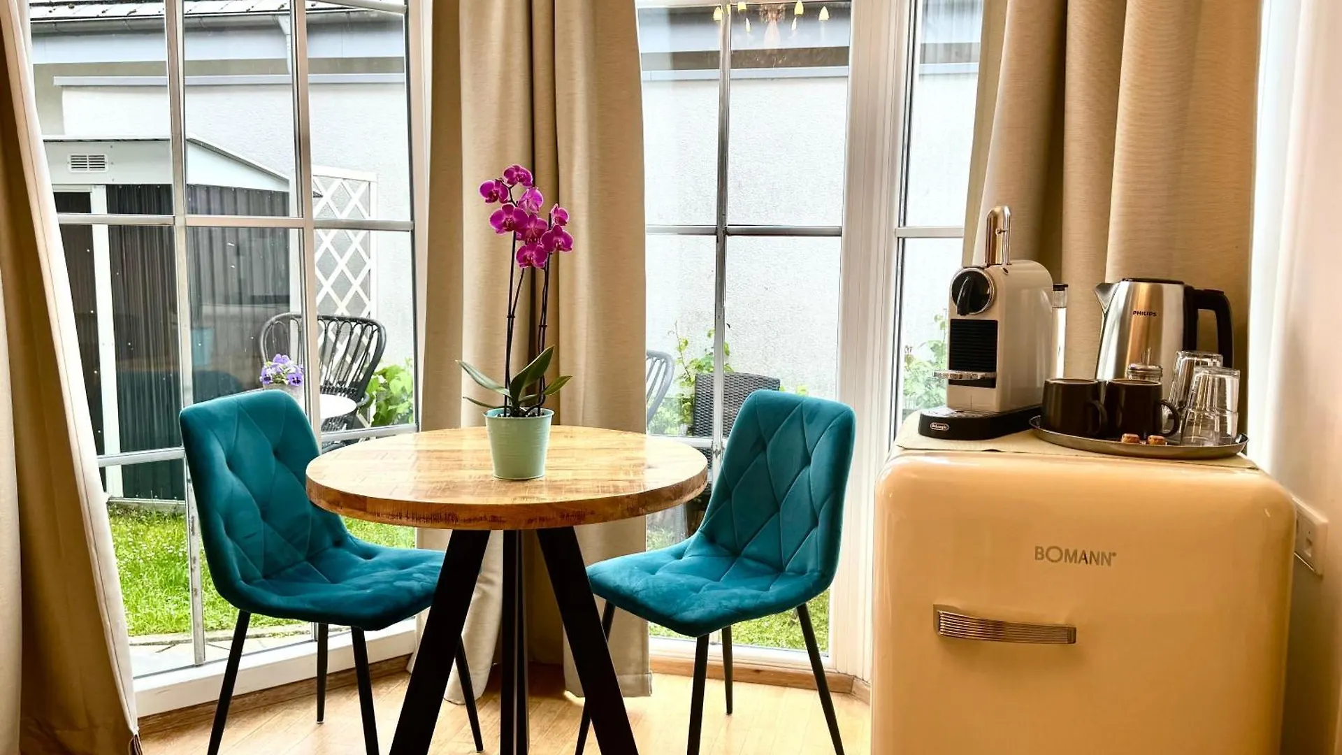 ***** Bed & Breakfast Villa Orchard Frankfurt Kriftel Germania